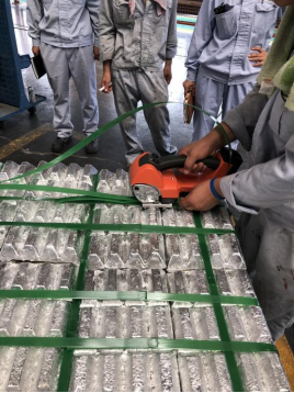 🔧 ITA25电动打包机：有色金属行业的完美搭档 🔧