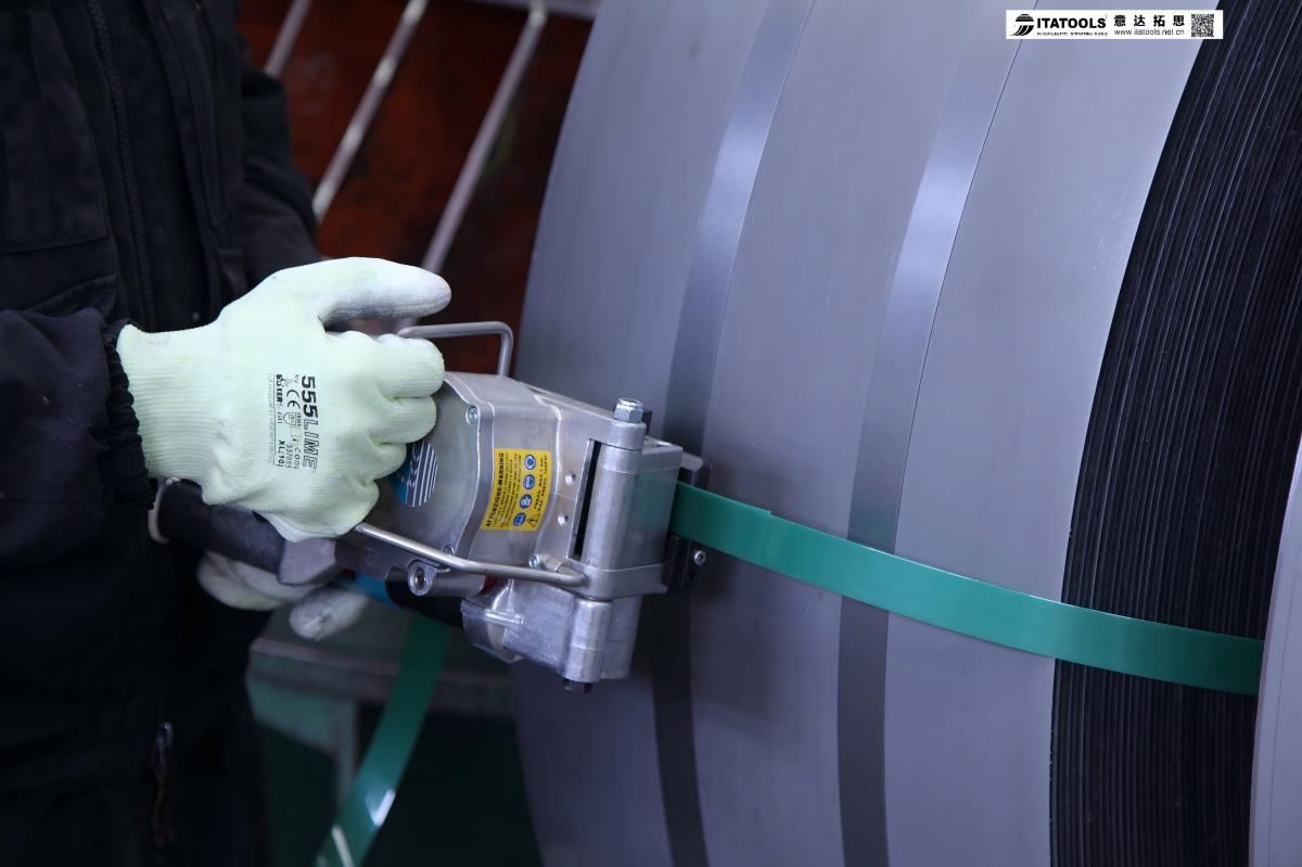 意大利ITA14气动打包机:重型行业PET塑钢带高强度捆扎解决方案